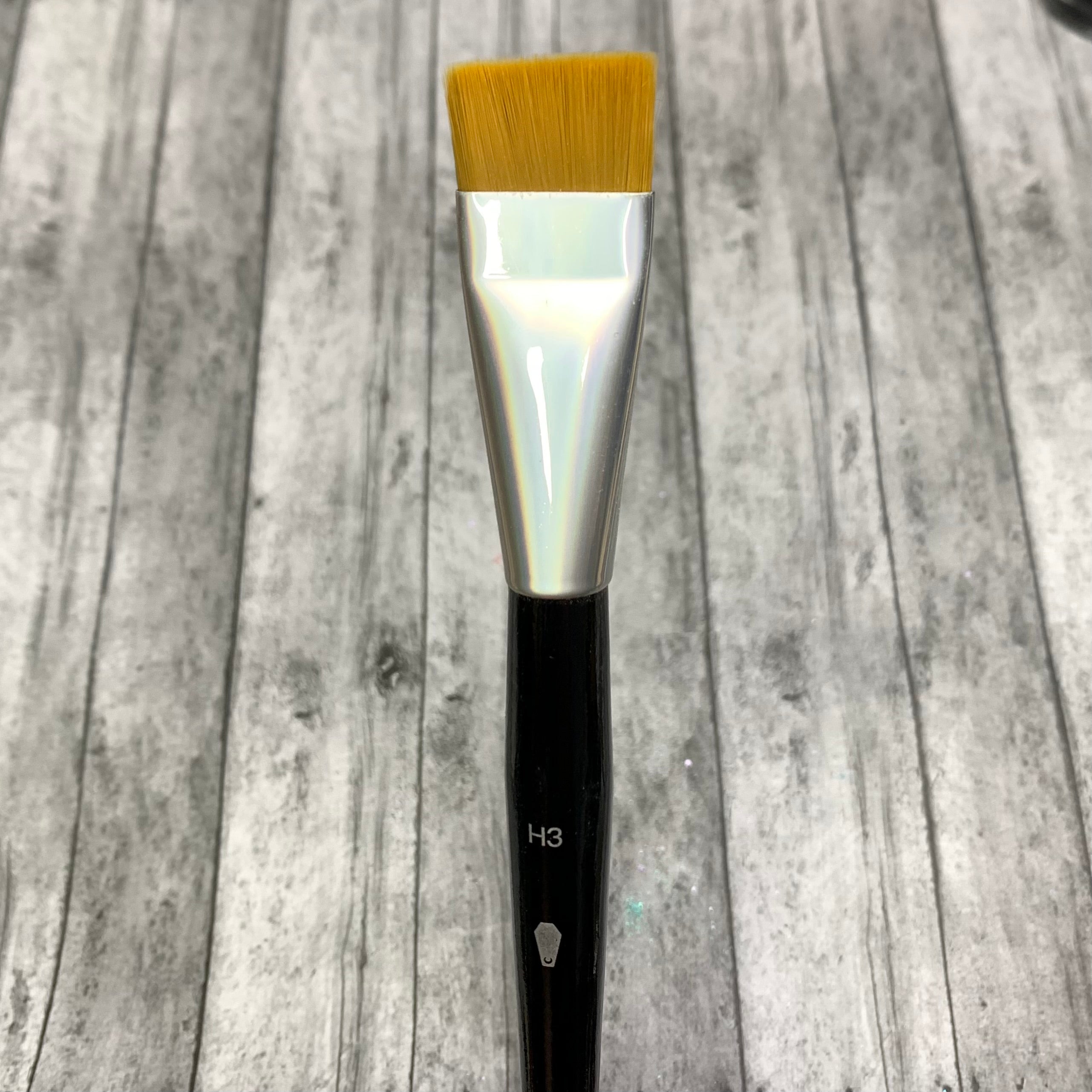 B-Grade Iridescent Gradient Brush #H3