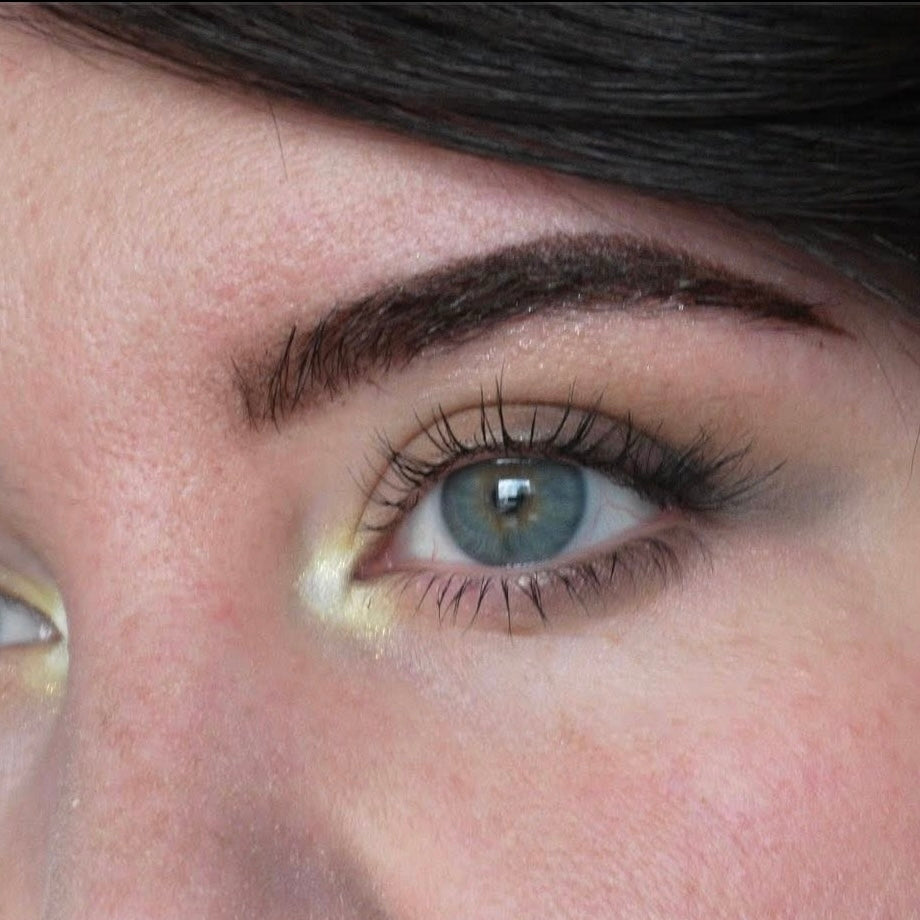 Firefly themed eyeshadow look on eyes